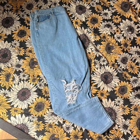 Asos Ripped Jeans - Picture 2 of 5